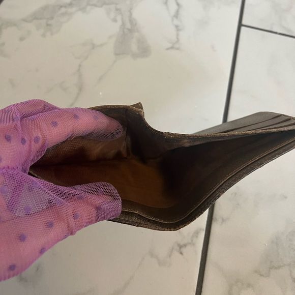 Beige Gucci multiple compartment wallet and coin pouch - Picture 10 of 11